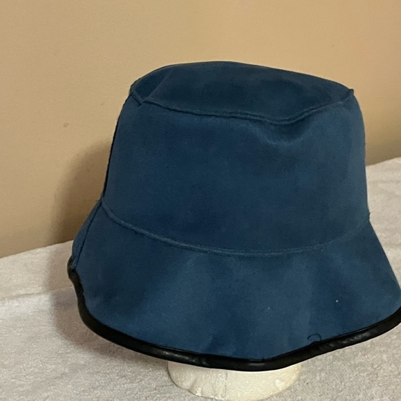 Reversible Winter Hat - Picture 7 of 9